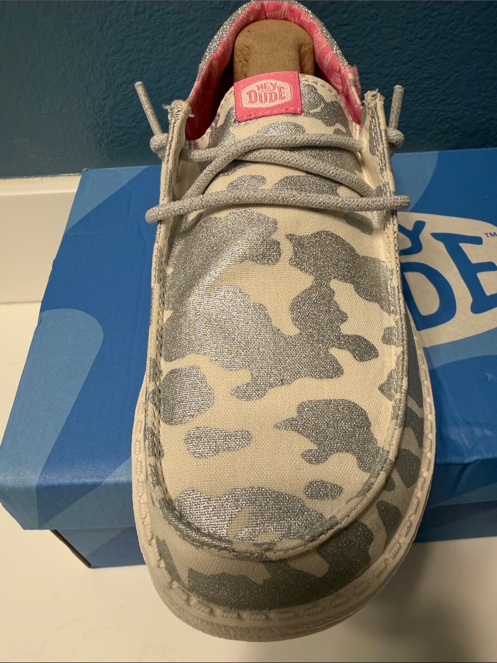 Hey Dude Women's Grey Camo Moccasins with Pink Trim - Picture 4 of 4
